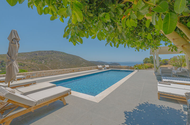 Villa Pool